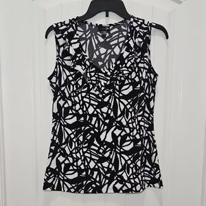 East 5th Black and White Pattern Blouse Top